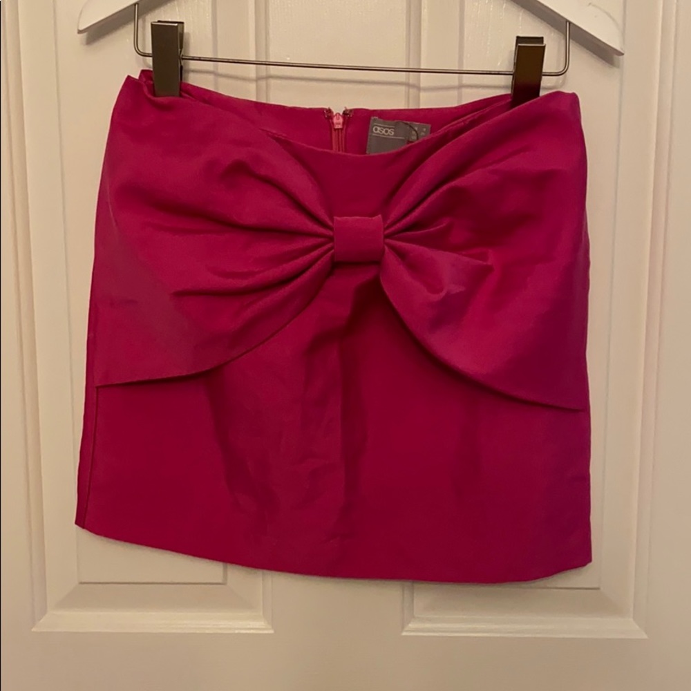 Adorbale bow mini skirt